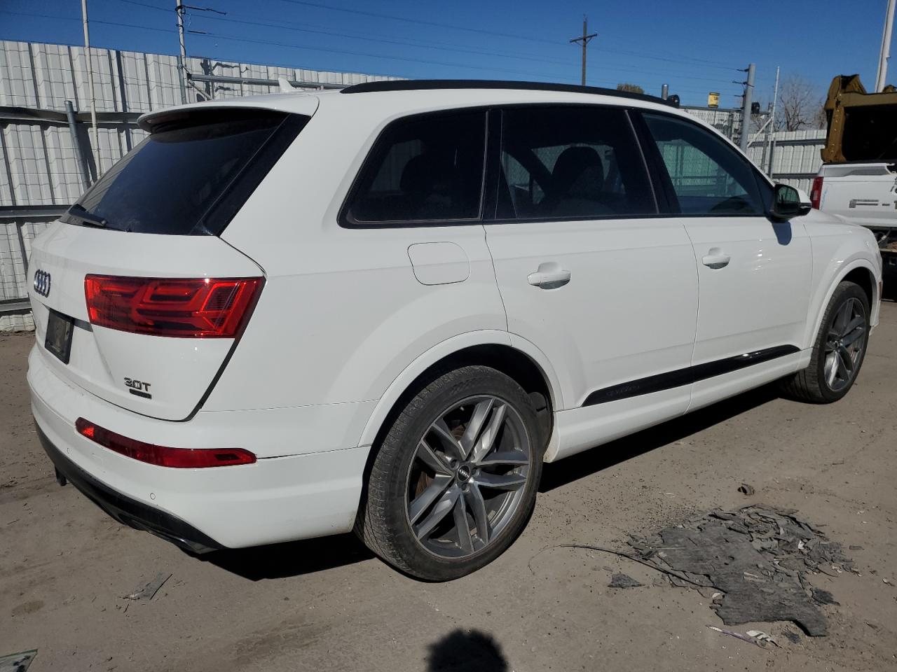 2017 Audi Q7 VIN WA1VABF72HD051503 Copart auction photo, front end damage thumbnail 3