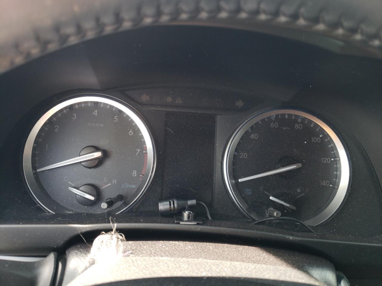 2019 Toyota Highlander VIN 5TDKZRFH6KS557799 Copart auction photo, front end / minor dent/scratches damage thumbnail 9