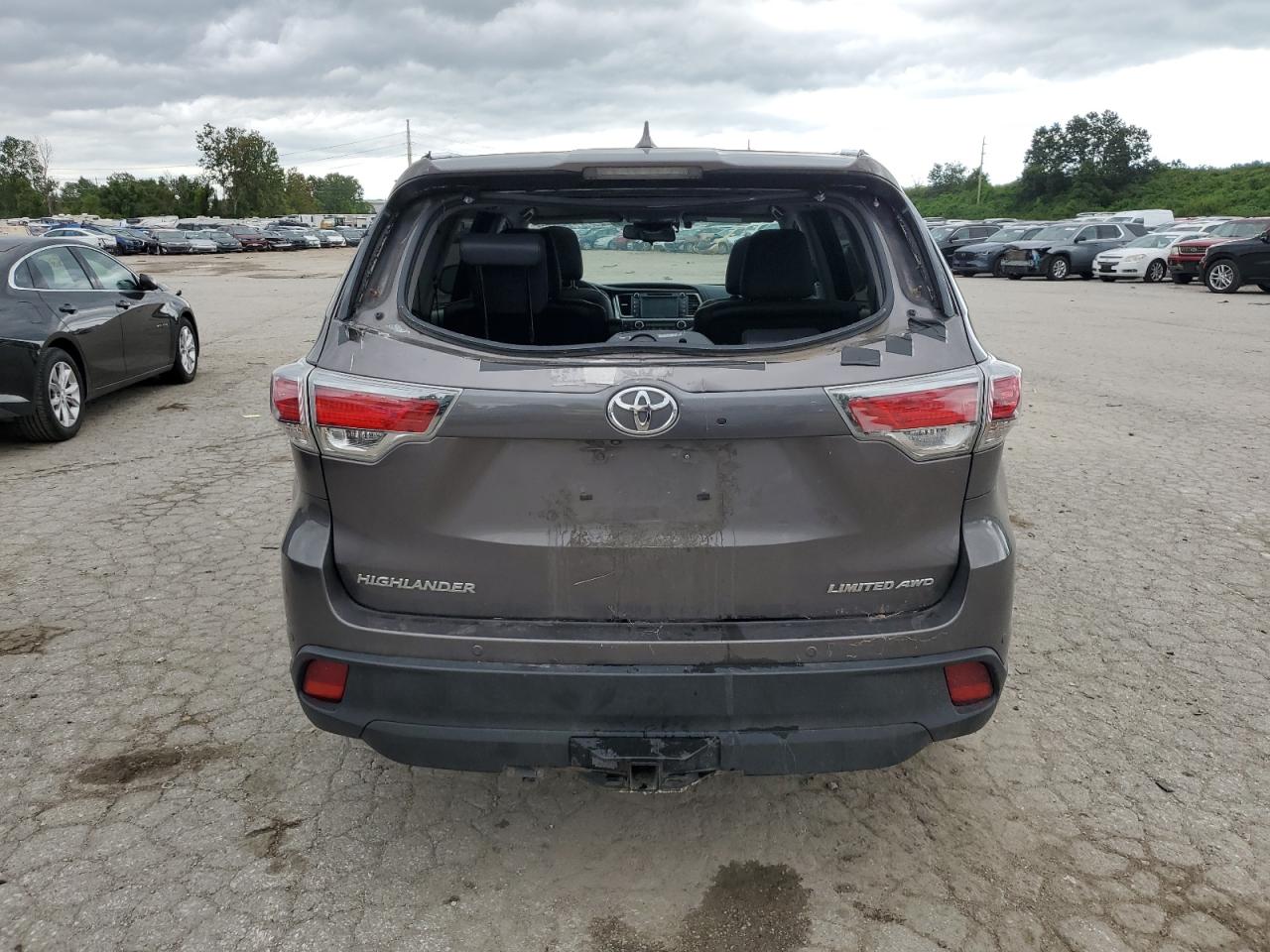 2016 Toyota Highlander VIN 5TDDKRFH5GS264464 Copart auction photo, all over damage thumbnail 6