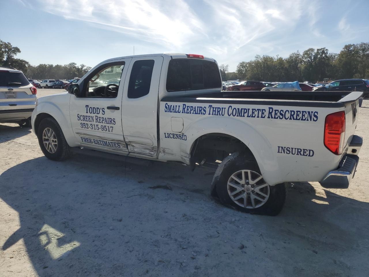 2015 Nissan Navara (Frontier) VIN 1N6AD0CU4FN757354 Copart auction photo, side / undercarriage damage thumbnail 2