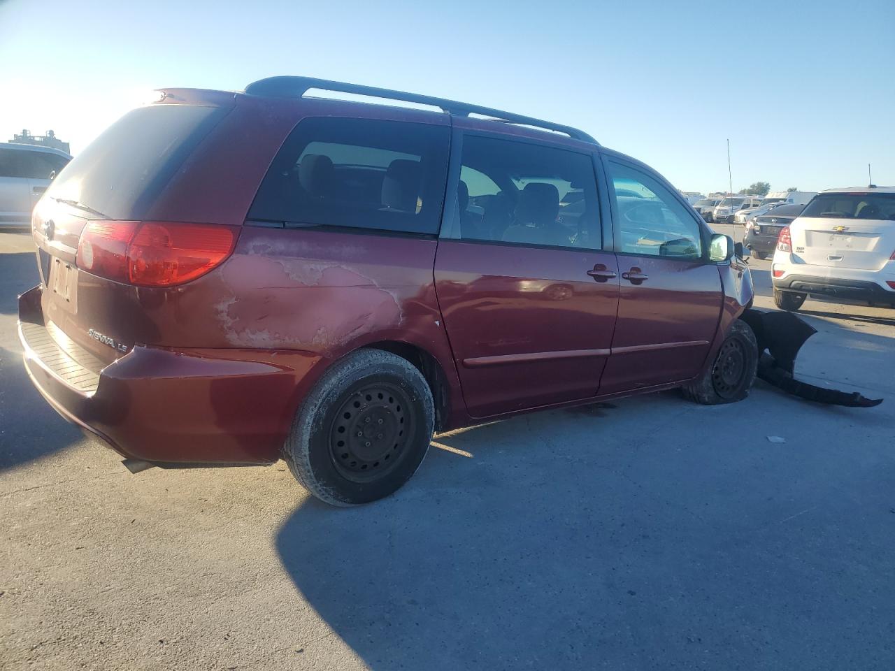 2009 Toyota Sienna VIN 5TDZK23C69S246872 Copart auction photo, front end damage thumbnail 3
