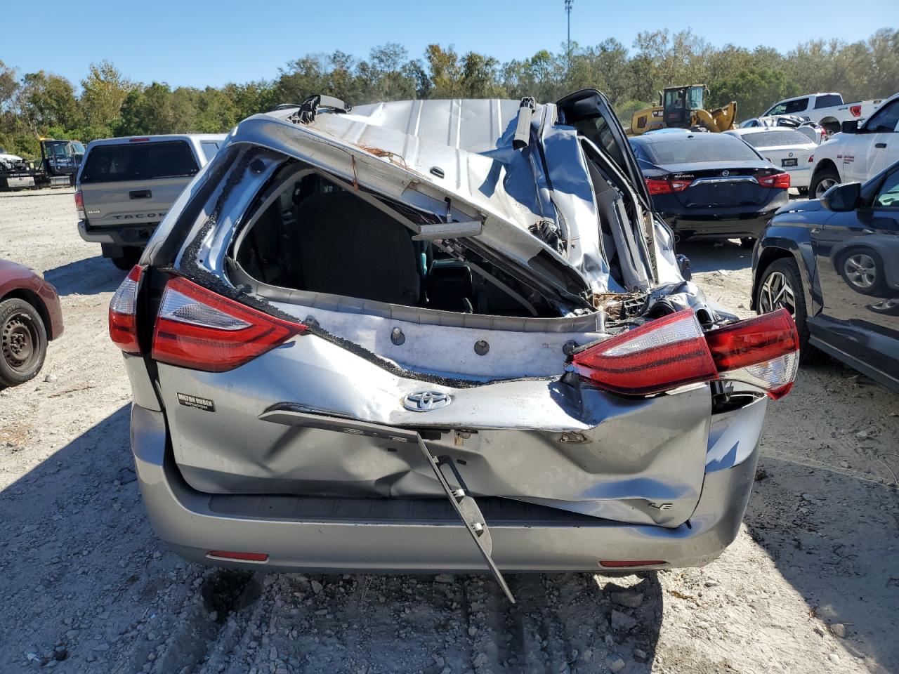 2017 Toyota Sienna VIN 5TDKZ3DC5HS806543 Copart auction photo, top/roof damage thumbnail 6