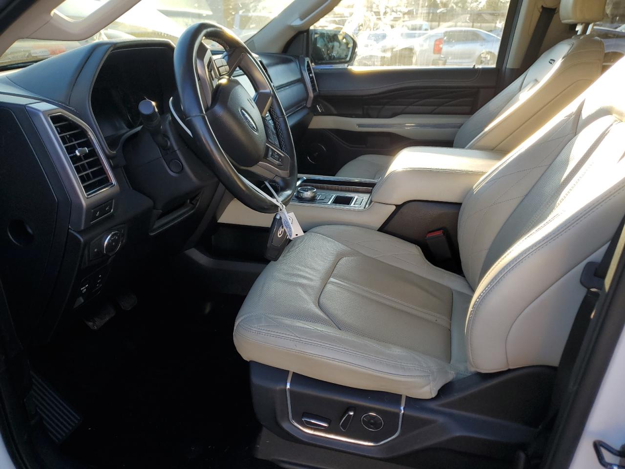 2020 Ford Expedition VIN 1FMJU1LT2LEA61065 Copart auction photo, front end / minor dent/scratches damage thumbnail 7