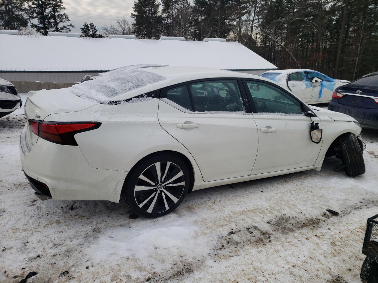 2020 Nissan Altima VIN 1N4BL4CWXLC283801 Copart auction photo, front end / side damage thumbnail 3