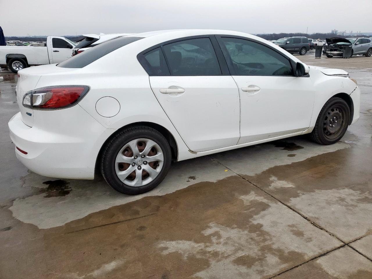 2013 Mazda 3 VIN JM1BL1U76D1701722 Copart auction photo, front end damage thumbnail 3