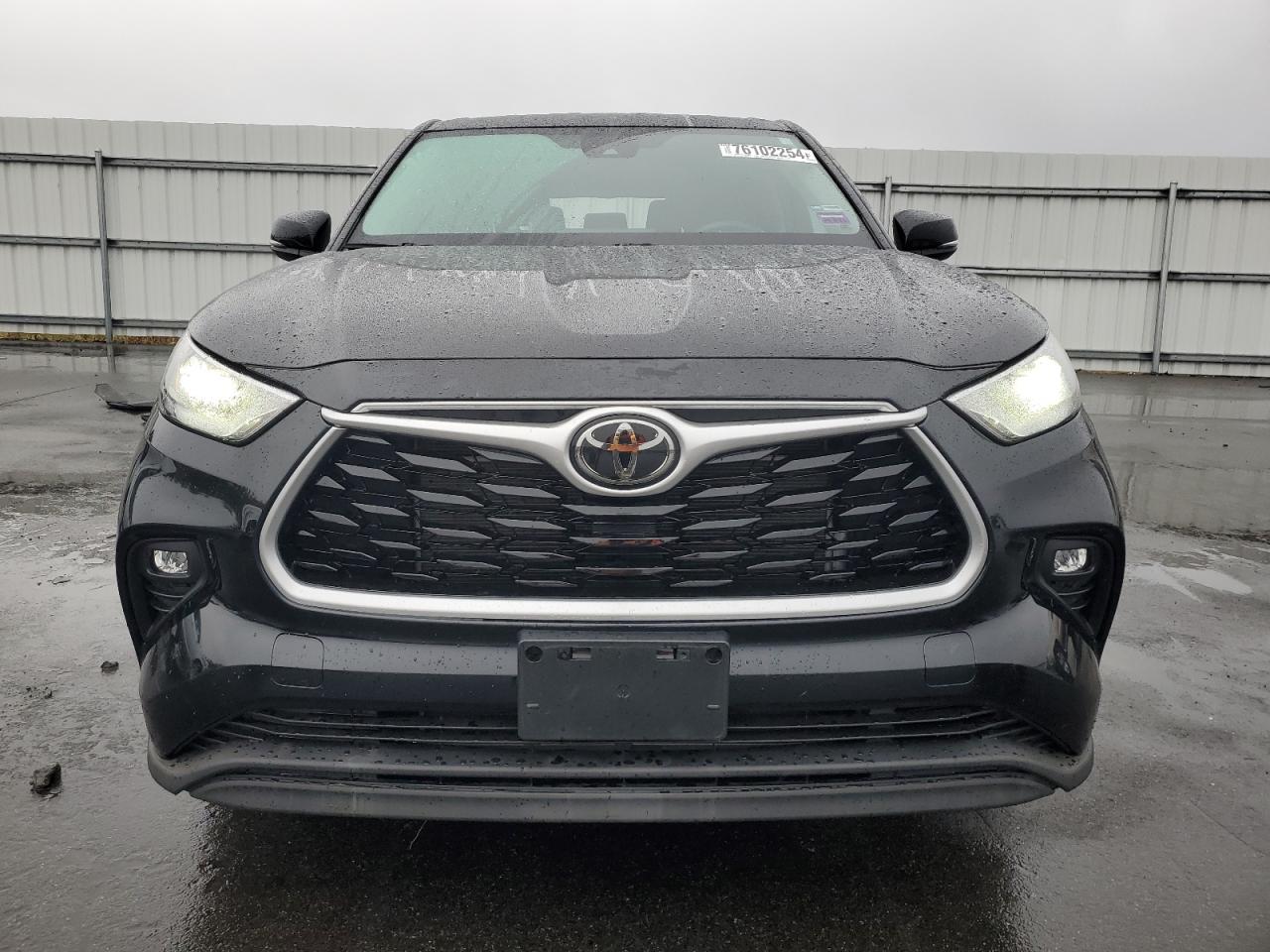 2021 Toyota Highlander VIN 5TDBZRBH7MS556167 Copart auction photo, side / rear end damage thumbnail 5