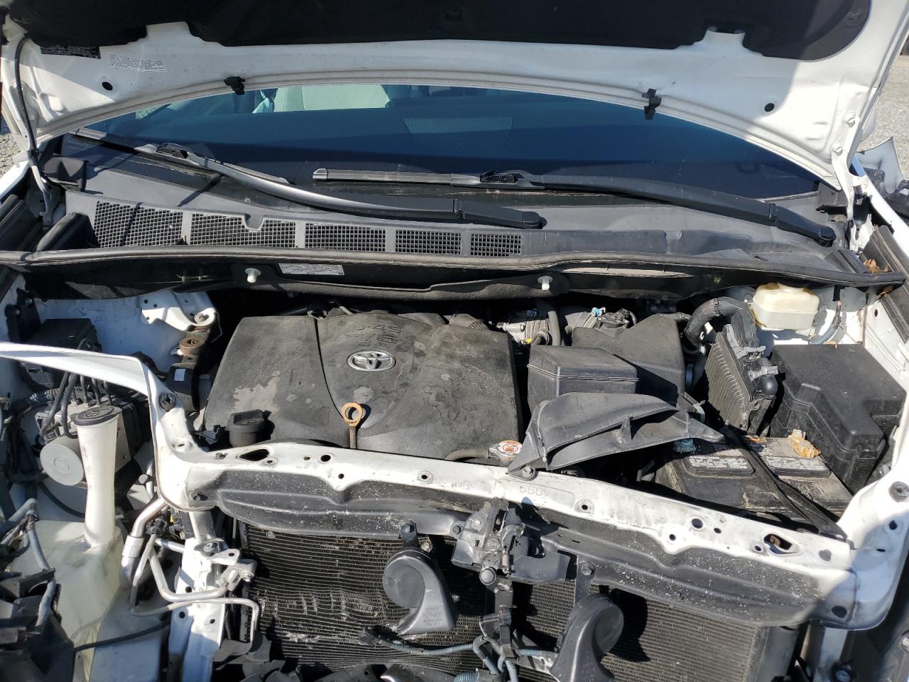 2018 Toyota Sienna VIN 5TDJZ3DC0JS209656 Copart auction photo, front end / side damage thumbnail 13