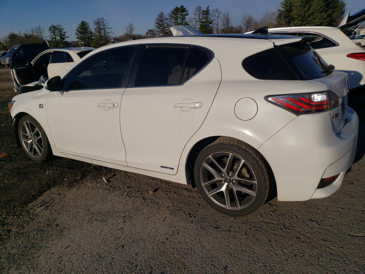 2017 Lexus CT VIN JTHKD5BHXH2295734 Copart auction photo, front end / minor dent/scratches damage thumbnail 2