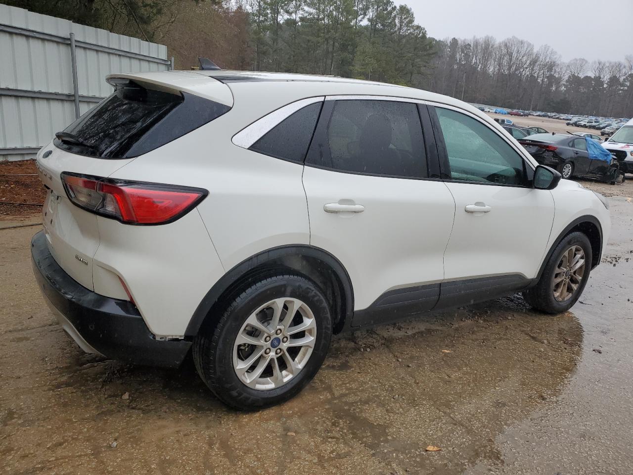 2022 Ford Escape VIN 1FMCU9G67NUA60711 Copart auction photo, minor dent/scratches damage thumbnail 3