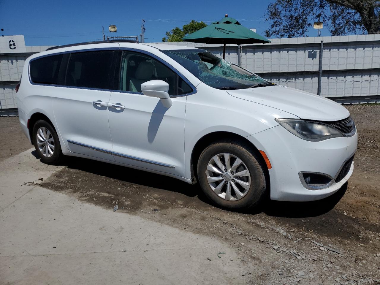 2017 Chrysler Pacifica VIN 2C4RC1BG3HR759130 Copart auction photo, top/roof damage thumbnail 4