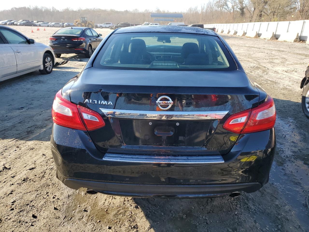 2017 Nissan Altima VIN 1N4AL3AP7HN318811 Copart auction photo, front end damage thumbnail 6
