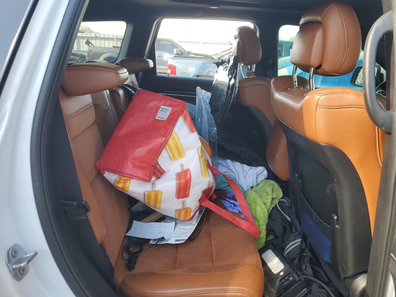 2018 Jeep Grand Cherokee VIN 1C4RJFDJ0JC225898 Copart auction photo, vandalism damage thumbnail 11