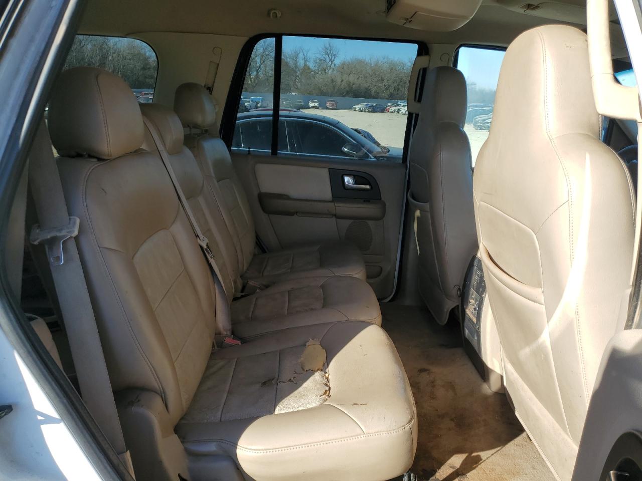 2004 Ford Expedition VIN 1FMPU17LX4LB21370 Copart auction photo, front end / minor dent/scratches damage thumbnail 11