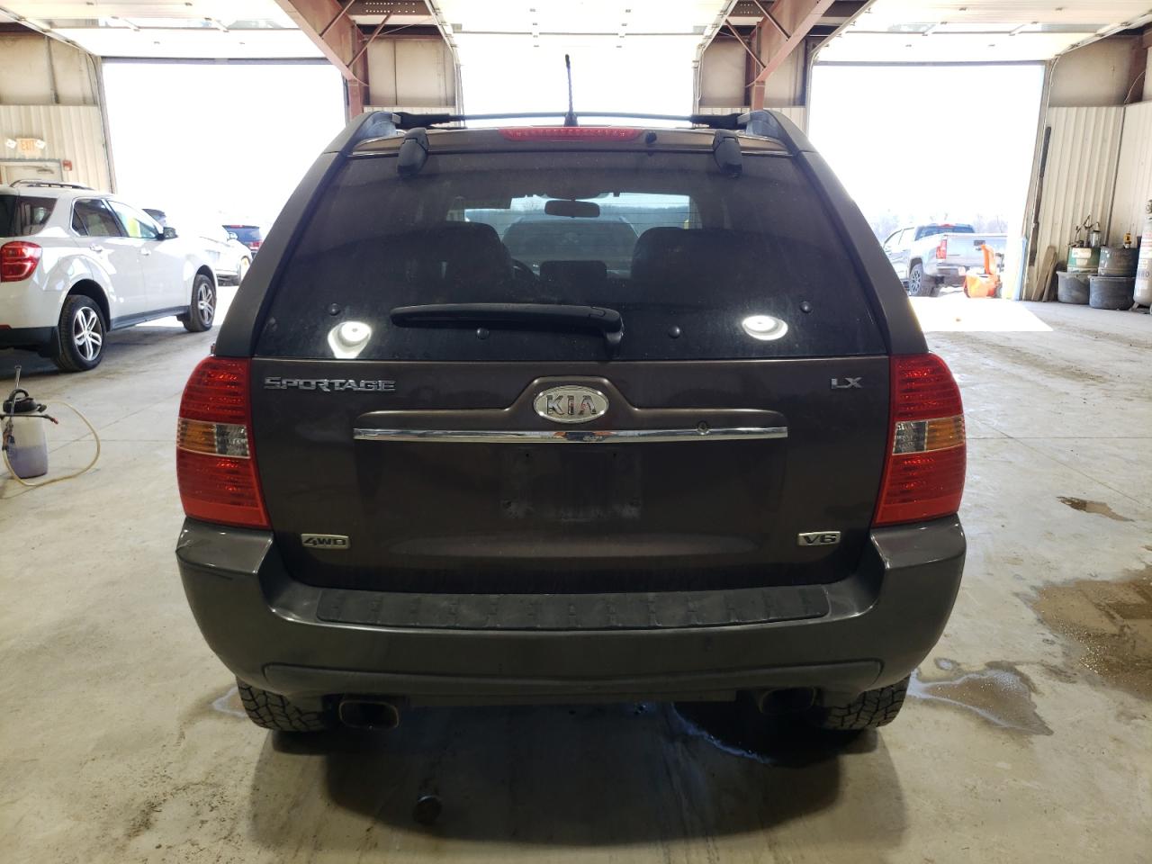 2008 KIA Sportage VIN KNDJE723587549671 Copart auction photo, vandalism damage thumbnail 6