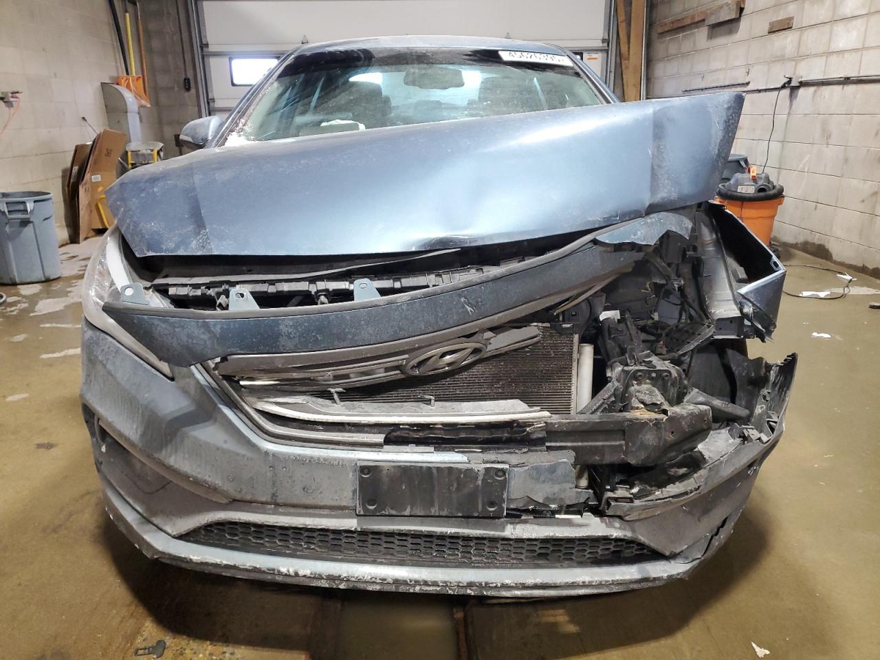 2015 Hyundai Sonata VIN 5NPE34AF2FH252058 Copart auction photo, front end / rear end damage thumbnail 5