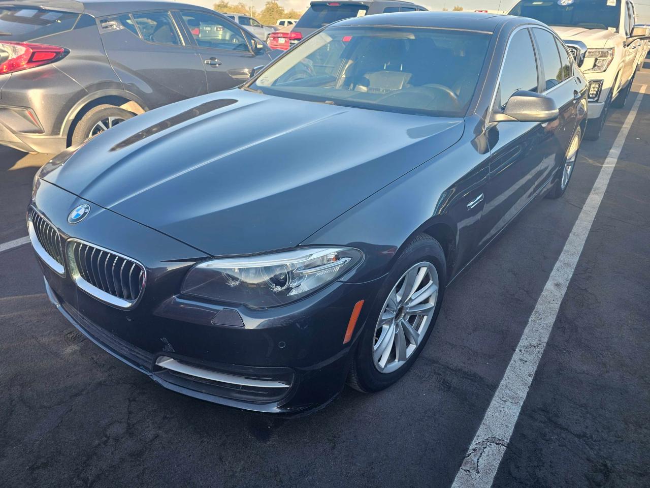 2015 BMW 5er VIN WBA5A7C54FD628676 Copart auction photo, minor dent/scratches / normal wear damage thumbnail 2