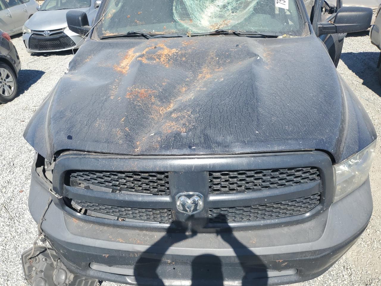 2019 RAM 1500 VIN 1C6RR6FGXKS555332 Copart auction photo, front end / side damage thumbnail 11