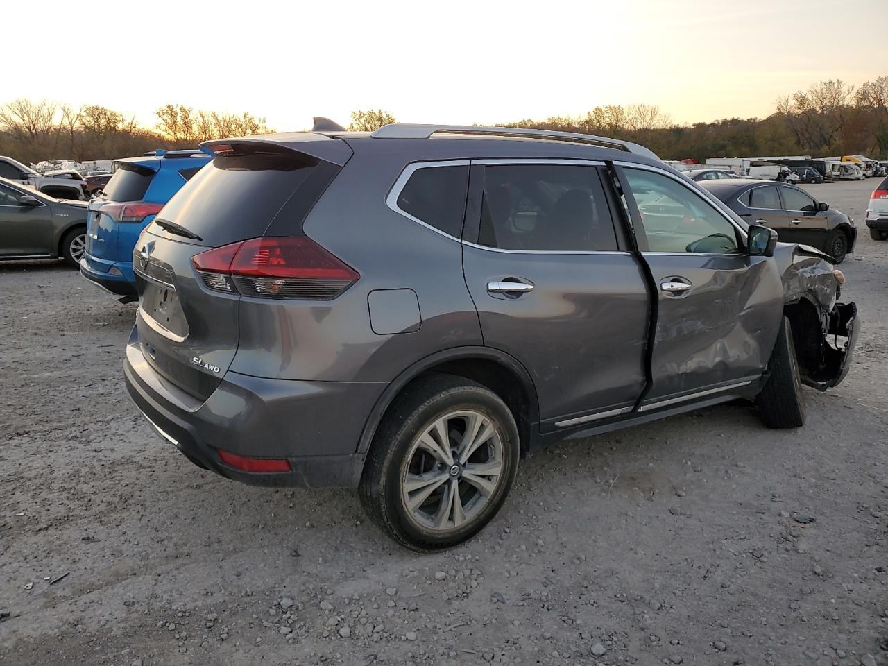2018 Nissan Rogue VIN 5N1AT2MV8JC787708 Copart auction photo, front end damage thumbnail 3