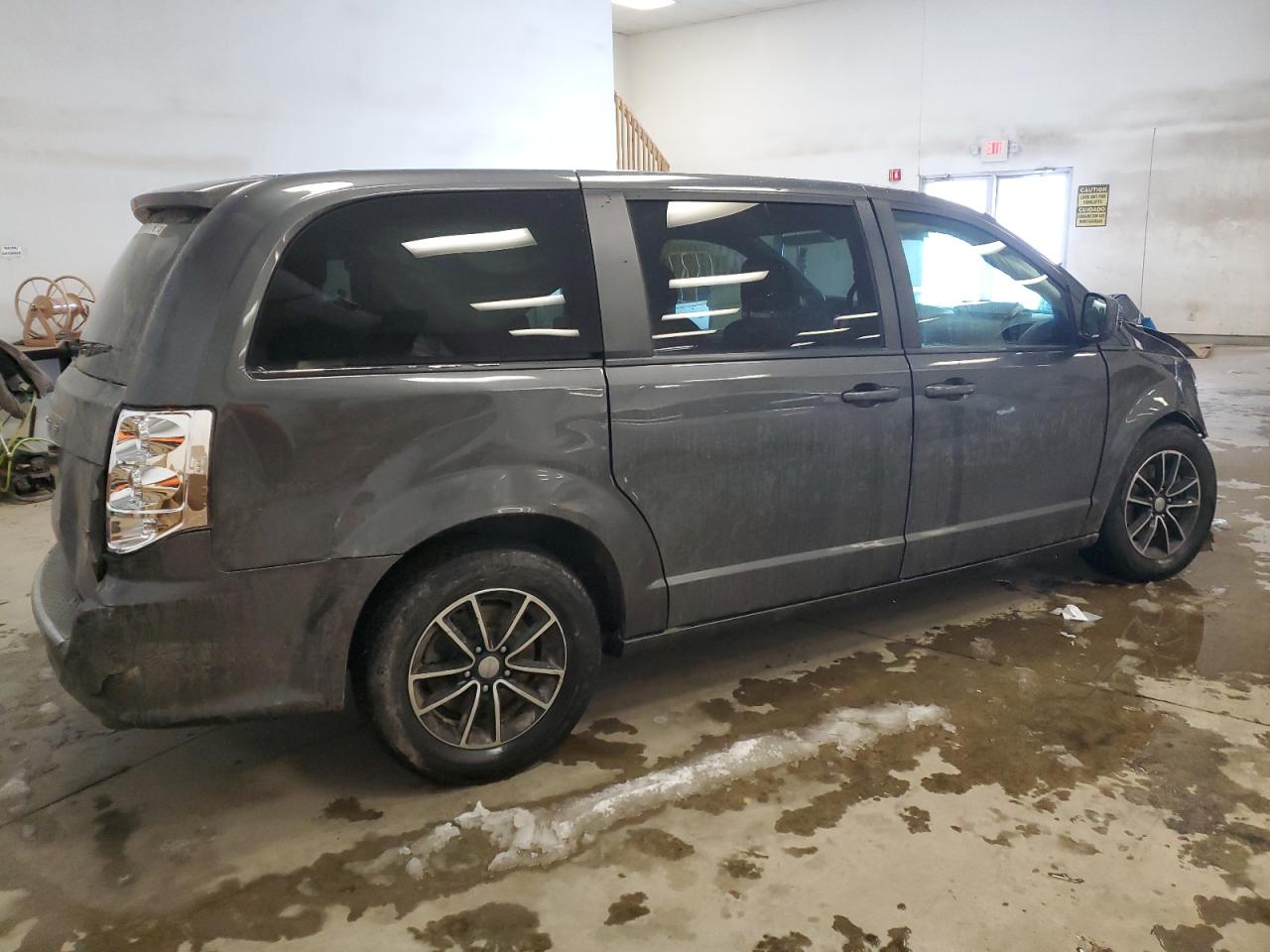 2018 Dodge Caravan VIN 2C4RDGEG8JR313413 Copart auction photo, front end damage thumbnail 3