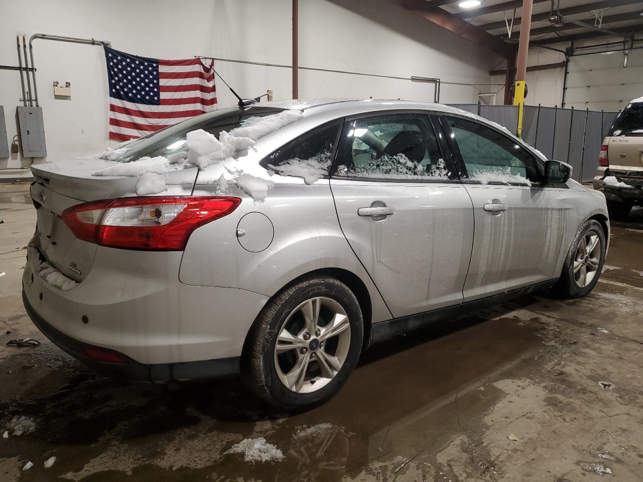 2014 Ford Focus VIN 1FADP3F24EL236024 Copart auction photo, rear end damage thumbnail 3