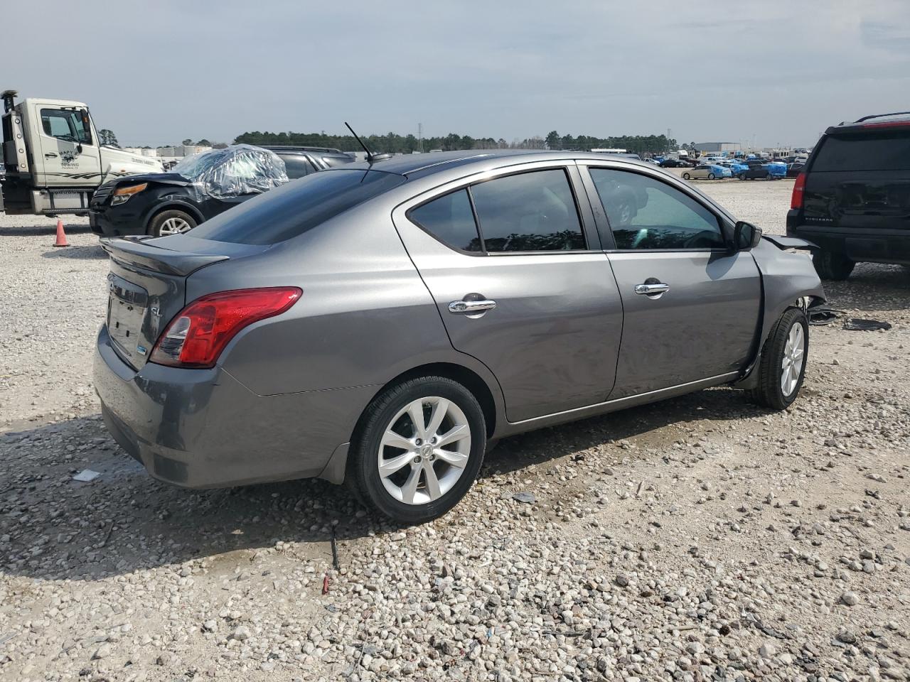 2016 Nissan Versa VIN 3N1CN7AP3GL856041 Copart auction photo, front end / minor dent/scratches damage thumbnail 3