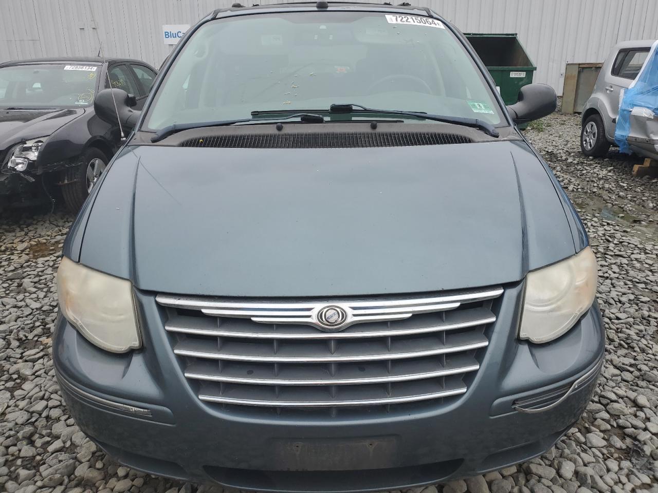 2005 Chrysler Town & Country VIN 2C4GP54LX5R563307 Copart auction photo, side damage thumbnail 5