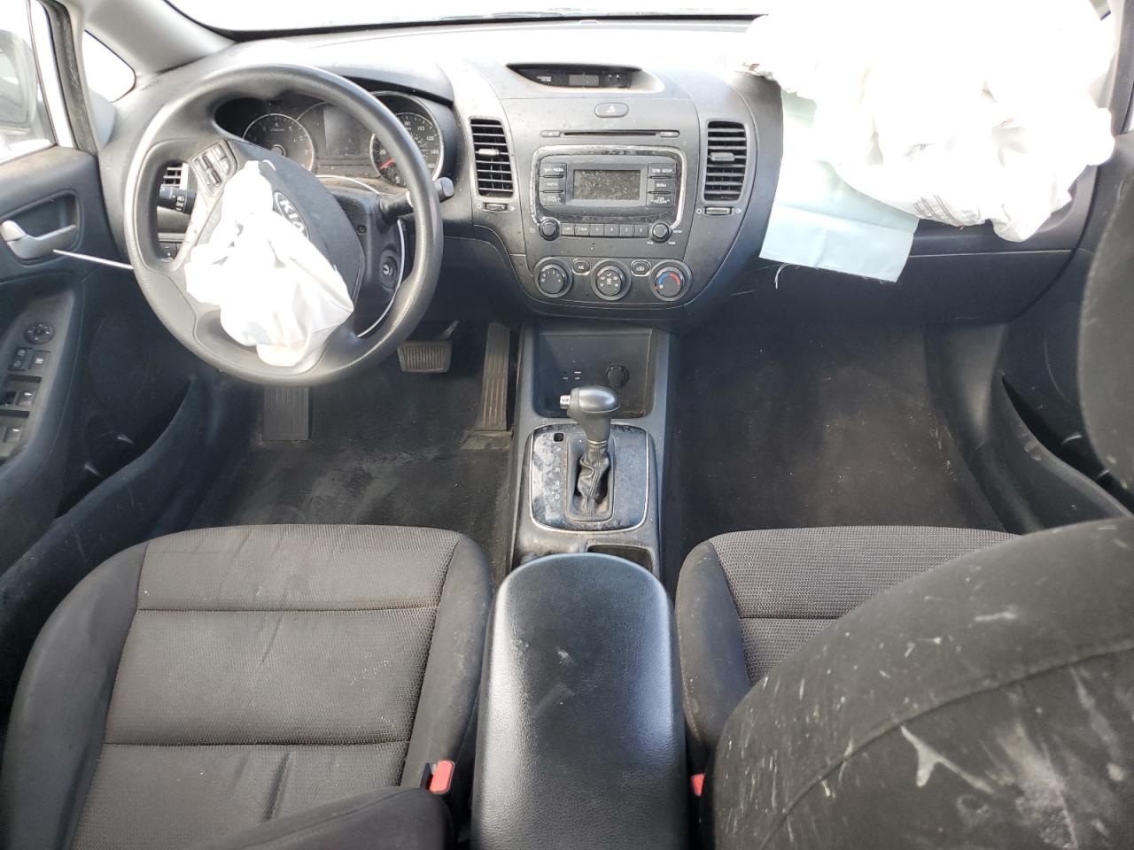 2018 KIA Forte VIN 3KPFK4A79JE239546 Copart auction photo, all over damage thumbnail 8