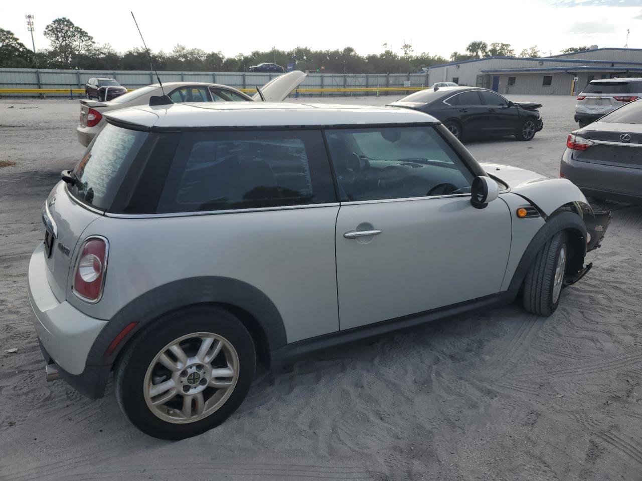 2013 MINI Cooper VIN WMWSU3C59DT548490 Copart auction photo, front end damage thumbnail 3