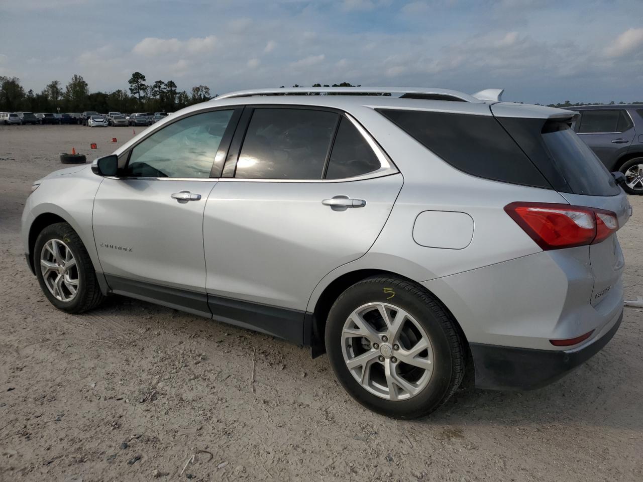 2021 Chevrolet Equinox VIN 3GNAXNEV3MS164169 Copart auction photo, side / front end damage thumbnail 2