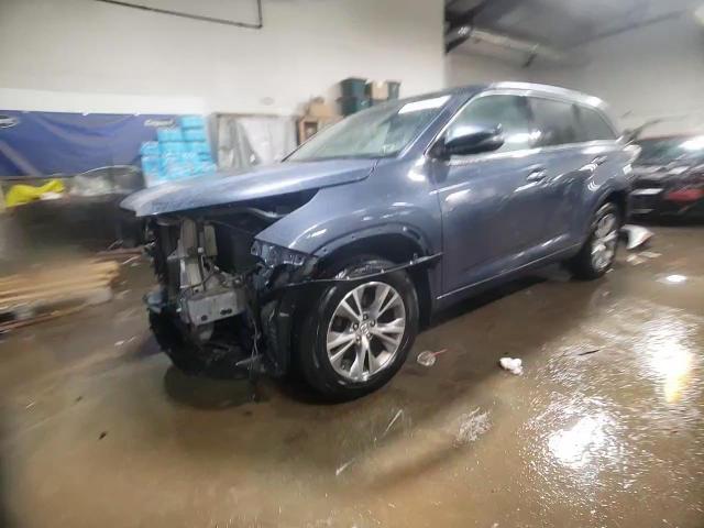 2015 Toyota Highlander VIN 5TDBKRFH2FS104631 Copart auction photo, rear end damage thumbnail 14