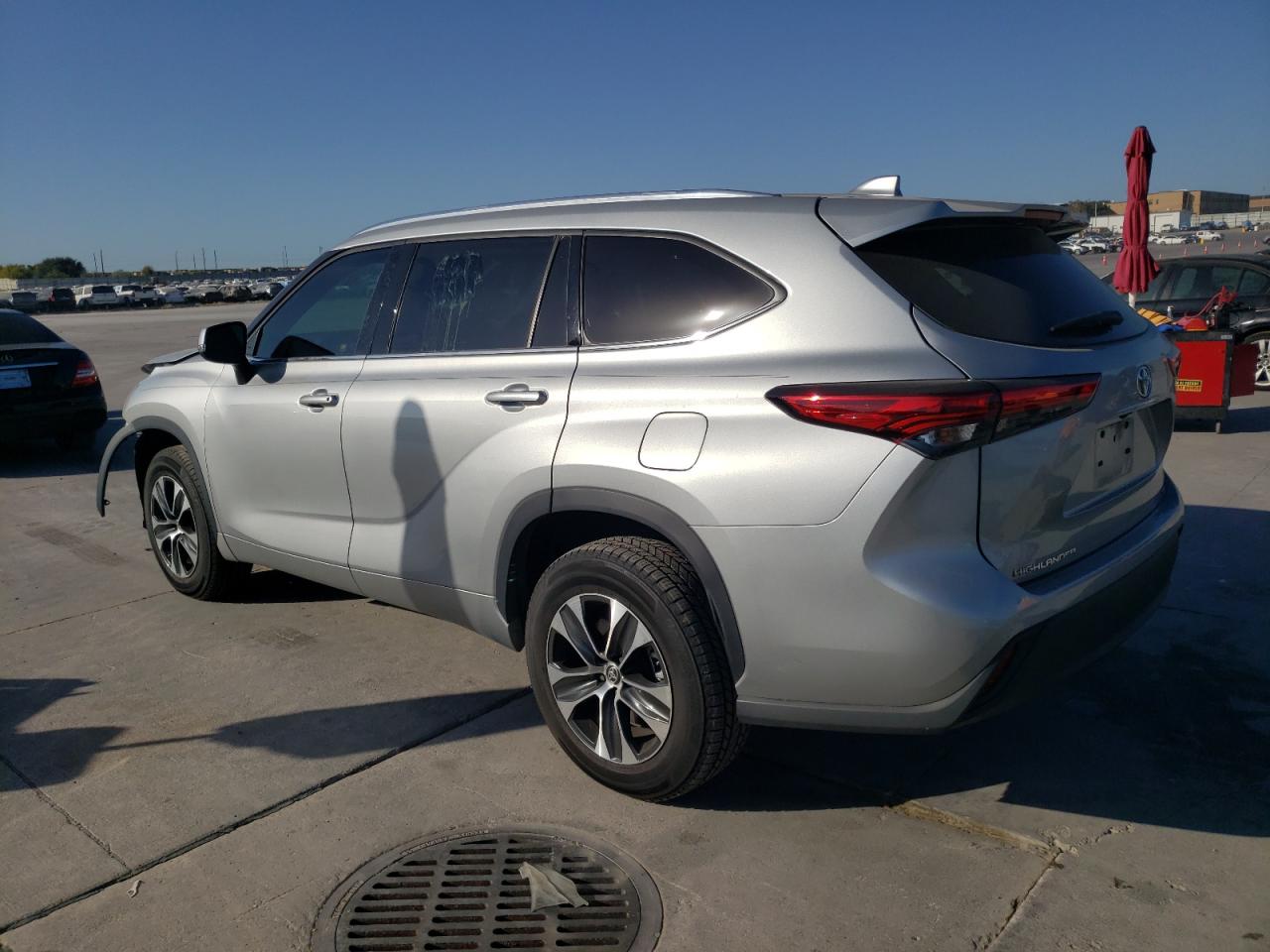 2020 Toyota Highlander VIN 5TDGZRAHXLS012316 Copart auction photo, front end damage thumbnail 2