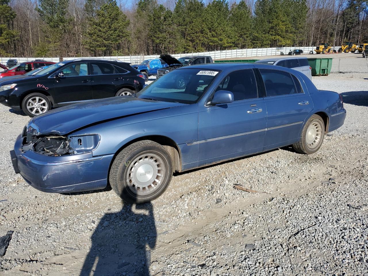 2000 Lincoln Town Car VIN 1LNHM81W1YY806043