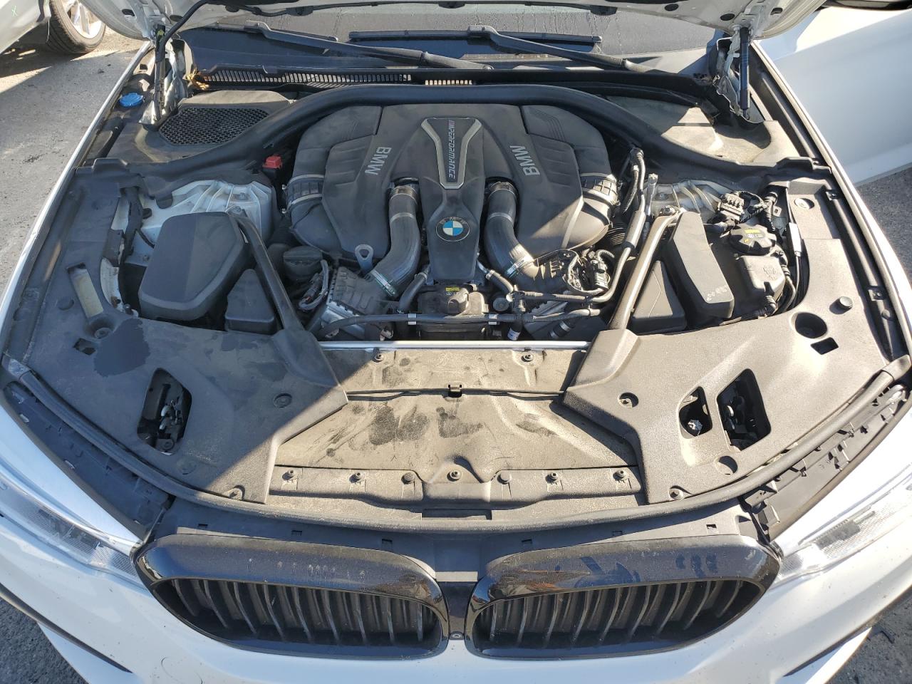 2018 BMW M5 VIN WBAJB9C54JB286738 Copart auction photo, side damage thumbnail 11