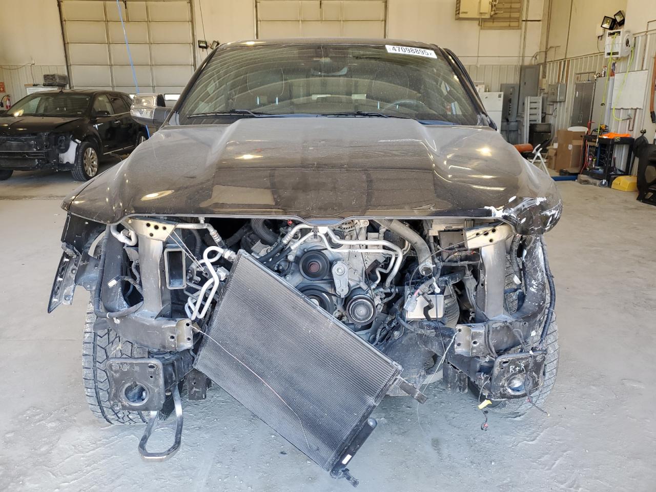 2019 RAM 1500 VIN 1C6SRFHT5KN572985 Copart auction photo, front end / side damage thumbnail 5