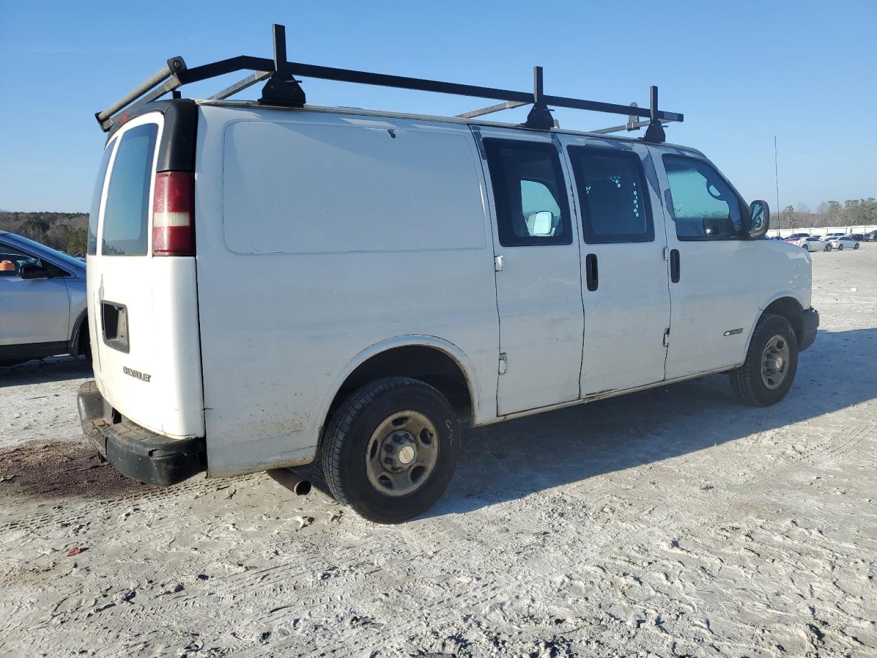 2004 Chevrolet Express VIN 1GCGG25U341191561 Copart auction photo, front end damage thumbnail 3