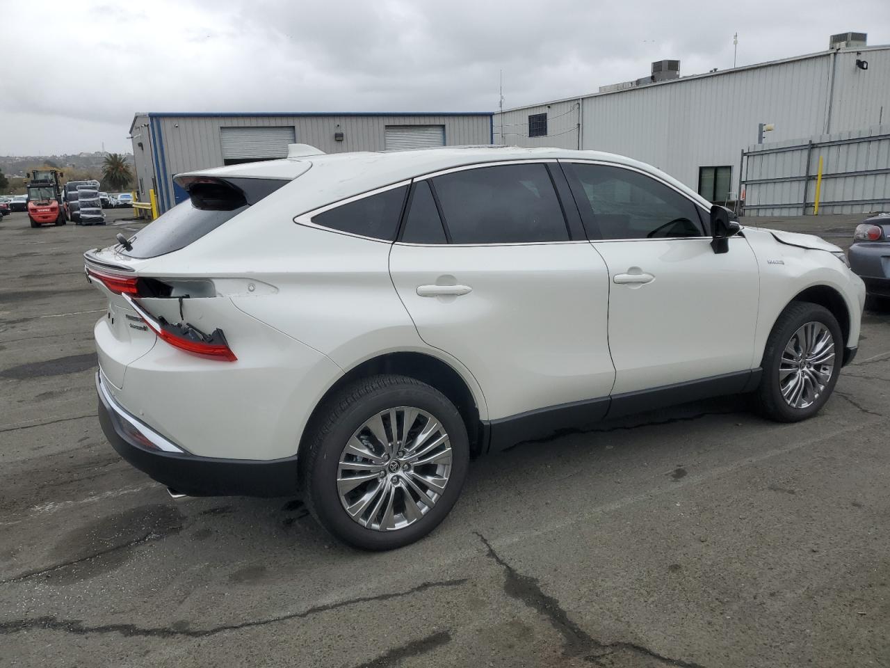 2021 Toyota Venza VIN JTEAAAAHXMJ033000 Copart auction photo, top/roof / minor dent/scratches damage thumbnail 3