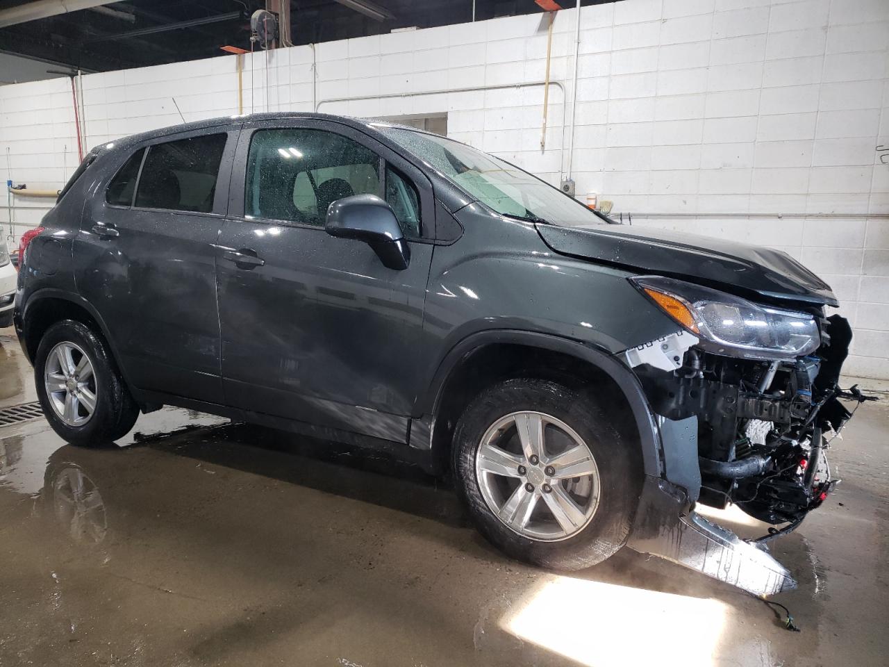 2019 Chevrolet Trax VIN 3GNCJNSB6KL205907 Copart auction photo, front end / side damage thumbnail 4