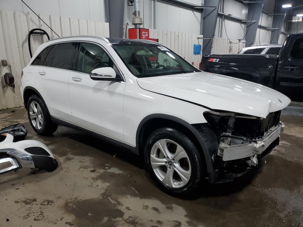 2018 Mercedes-Benz GLC VIN WDC0G4KB6JV015442 Copart auction photo, front end damage thumbnail 4