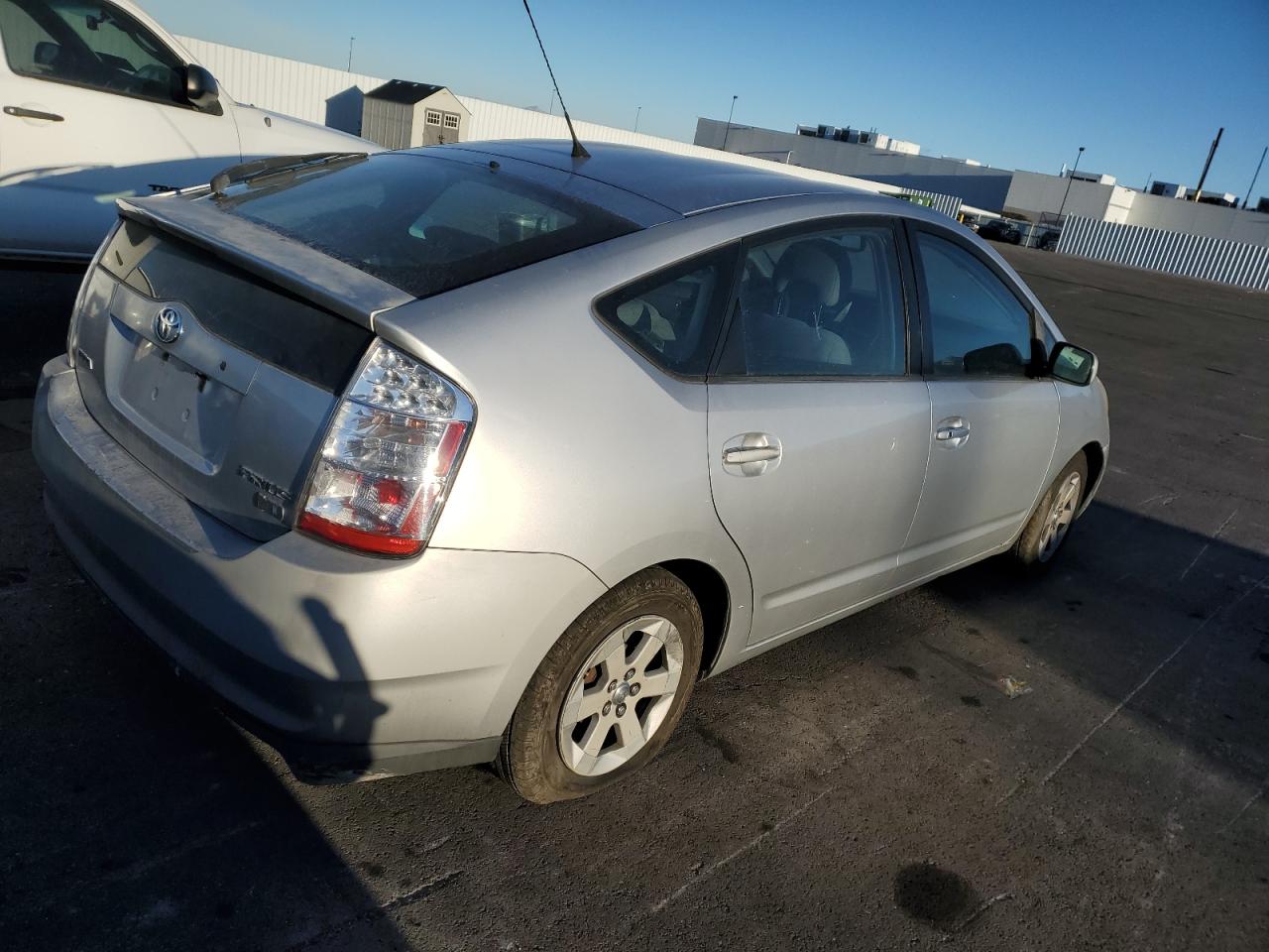 2007 Toyota Prius VIN JTDKB20U977597541 Copart auction photo, vandalism / front end damage thumbnail 3