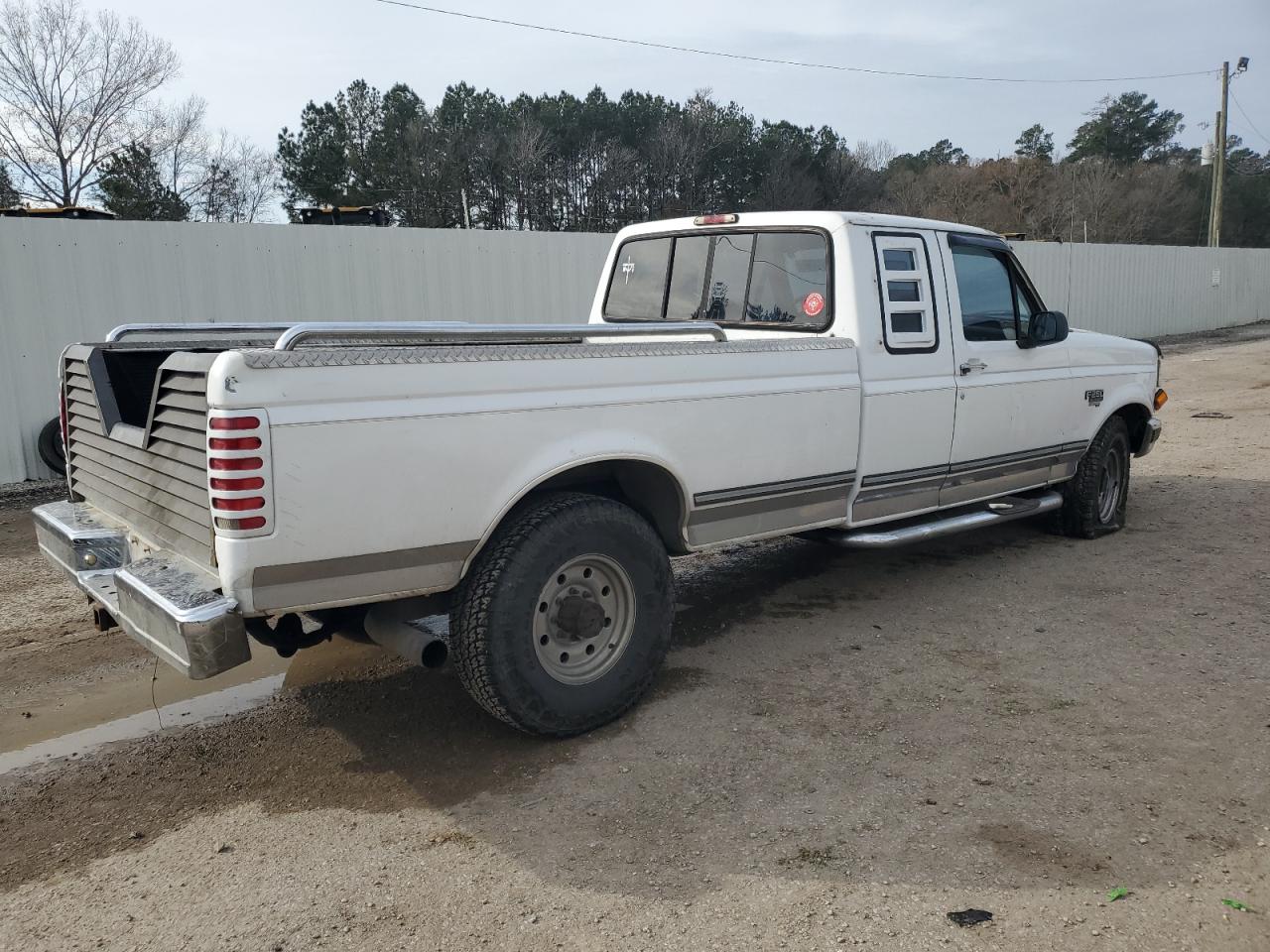 1996 Ford F250 VIN 1FTHX25F9TEB39655 Copart auction photo, front end damage thumbnail 3