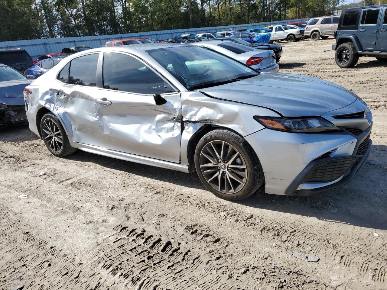 2021 Toyota Camry VIN 4T1G11AK6MU572623 Copart auction photo, side damage thumbnail 4
