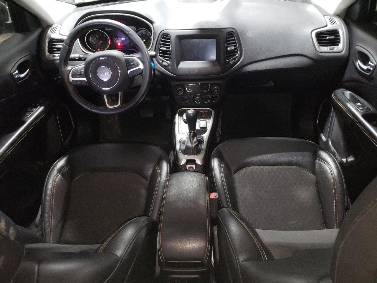 2019 Jeep Compass VIN 3C4NJDBB1KT690324 Copart auction photo, vandalism / front end damage thumbnail 8