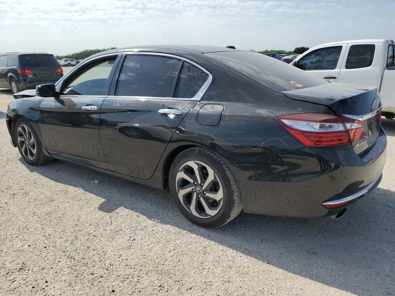 2016 Honda Accord VIN 1HGCR3F07GA015516 Copart auction photo, front end / minor dent/scratches damage thumbnail 2