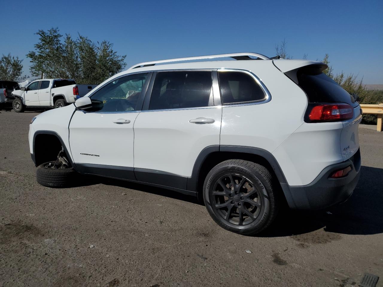 2016 Jeep Grand Cherokee VIN 1C4PJMCB0GW106116 Copart auction photo, side / undercarriage damage thumbnail 2