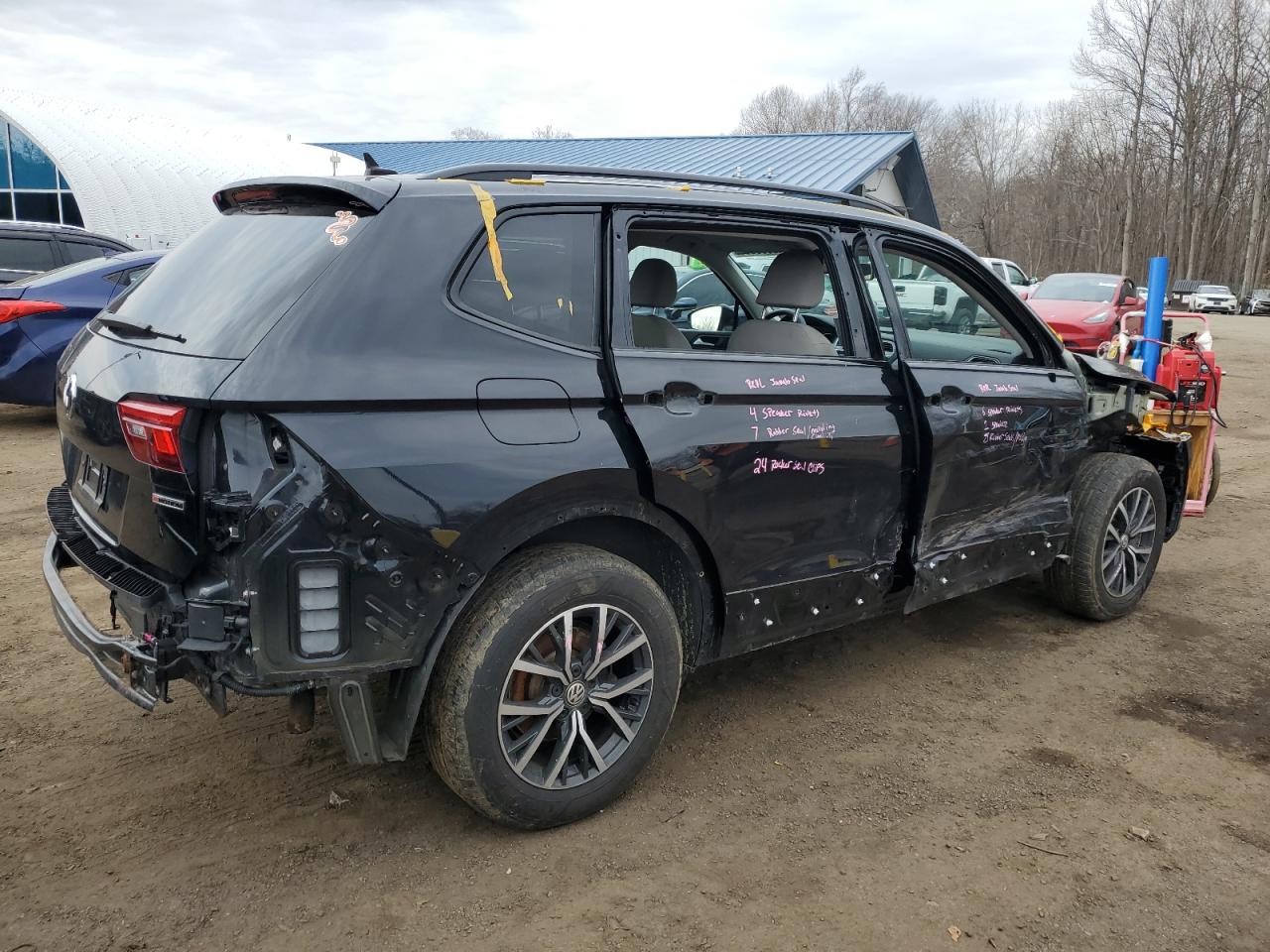 2021 Volkswagen Tiguan VIN 3VV0B7AX1MM059495 Copart auction photo, side / rear end damage thumbnail 3
