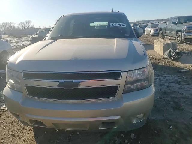 2013 Chevrolet Suburban VIN 1GNSKJE79DR138269 Copart auction photo, rear end damage thumbnail 12