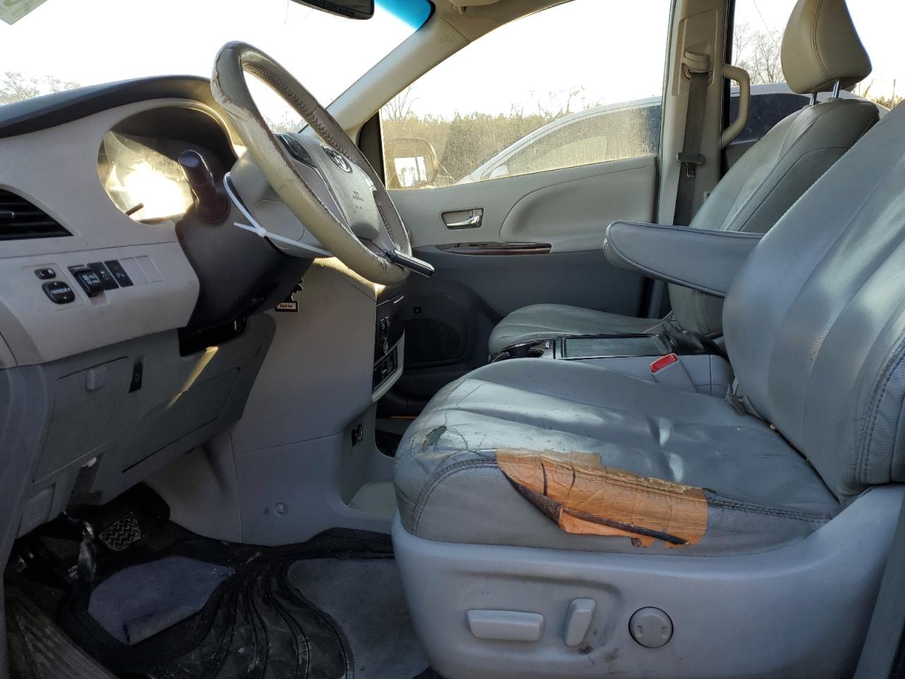 2014 Toyota Sienna VIN 5TDYK3DCXES471399 Copart auction photo, all over damage thumbnail 7