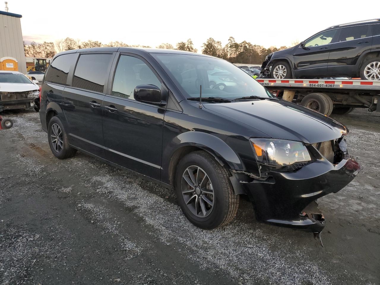 2018 Dodge Caravan VIN 2C4RDGEGXJR195767 Copart auction photo, front end damage thumbnail 4