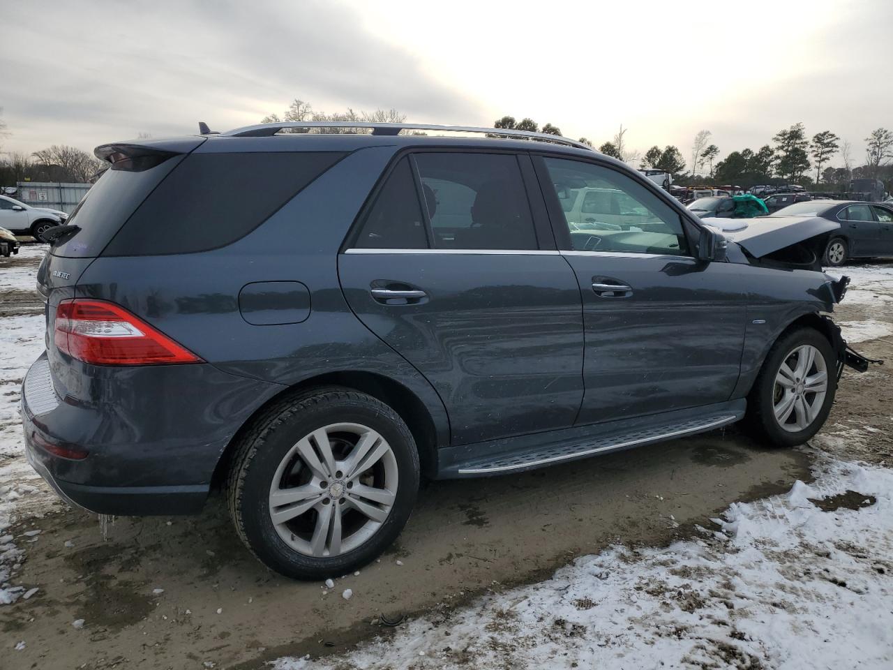 2012 Mercedes-Benz M-klasse VIN 4JGDA2EB3CA089979 Copart auction photo, front end damage thumbnail 3