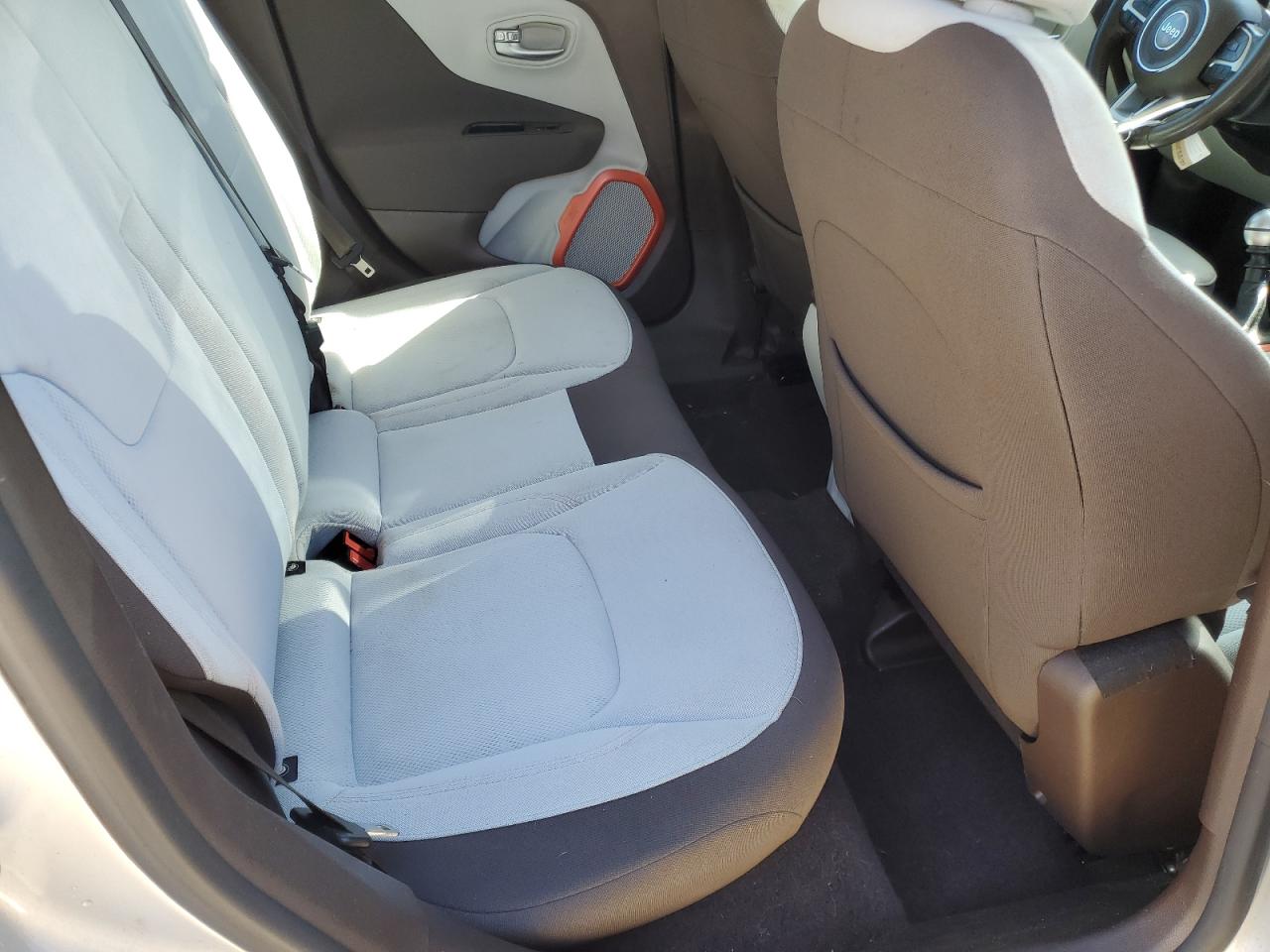 2015 Jeep Renegade VIN ZACCJABH0FPB75982 Copart auction photo, undercarriage / minor dent/scratches damage thumbnail 11